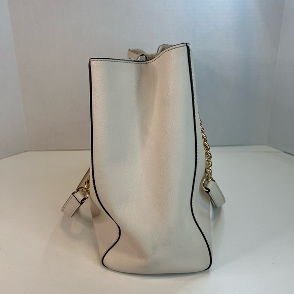 Michael Kors Teagan Pebbled Leather Shoulder Bag, Ivory - Picture 4 of 12